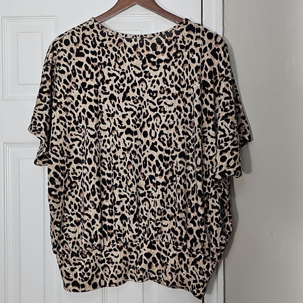 New Look Women's Animal Print Top Size M